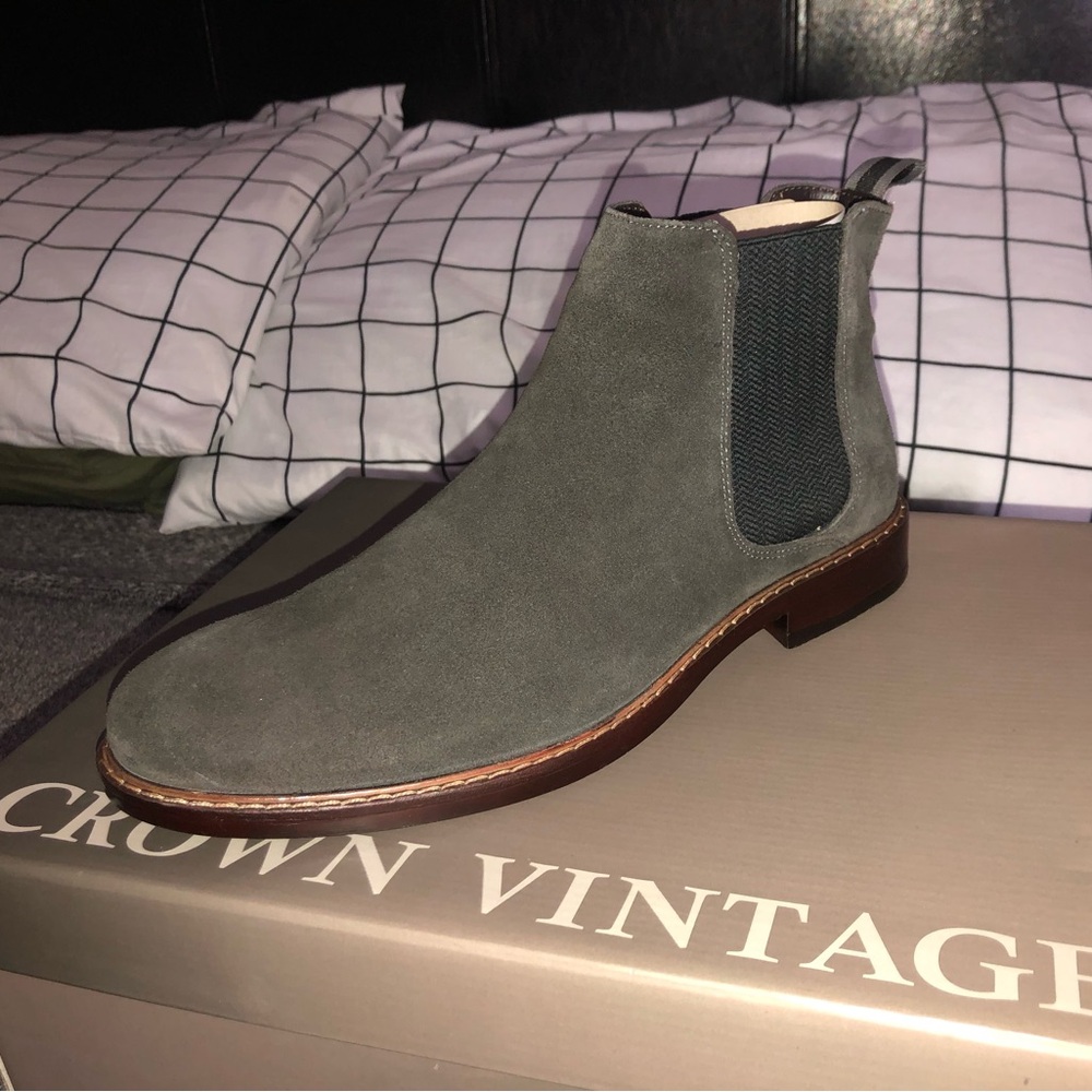Crown Vintage Chelsea Boots